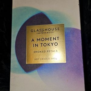 Glasshouse Fragrances A Moment in Tokyo 13.4oz Smoked Petals
